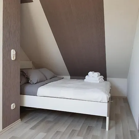 Ferienwohnung - Studio Mit Stadtblick Grebendorf